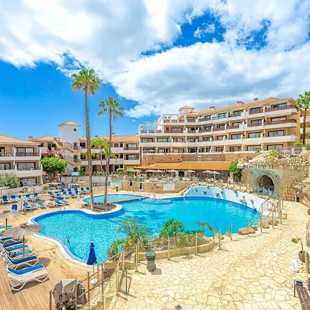 Albatros Garden & Heated Pool Apartment